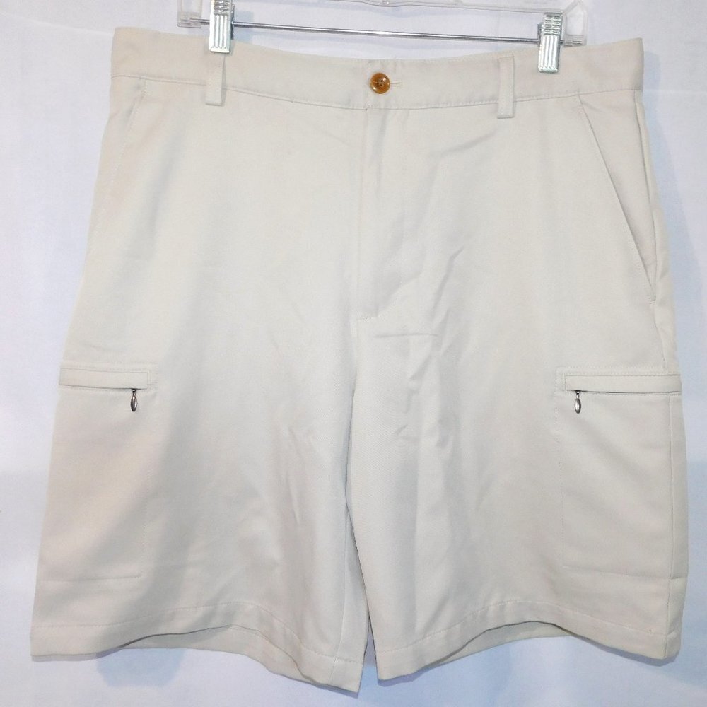 IZOD Golf FlexSwing Beige Flat front casual Shorts Mens 34